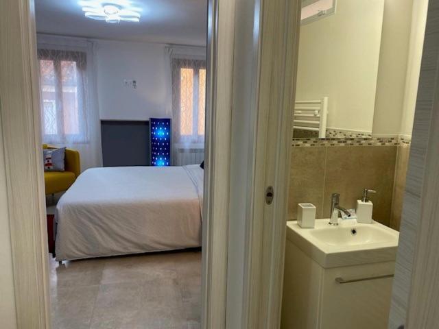 Casabella Chioggia Casa Indipendente Con Corte Eksteriør billede
